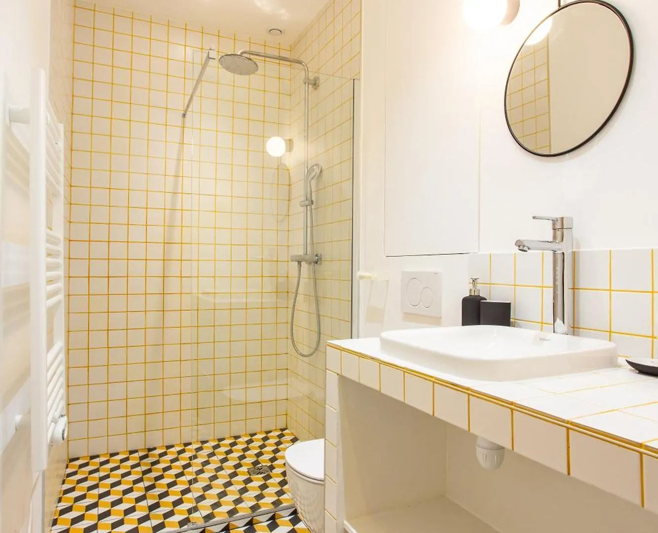 Chic - 1br-4p - Center Of Apartment